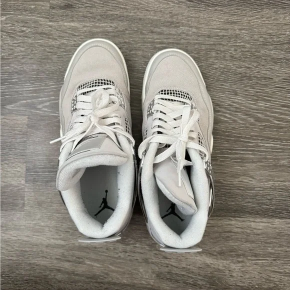 Air Jordan Frozen Moments